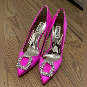 Baffles Mischka Cher Crystal Embellished Pump